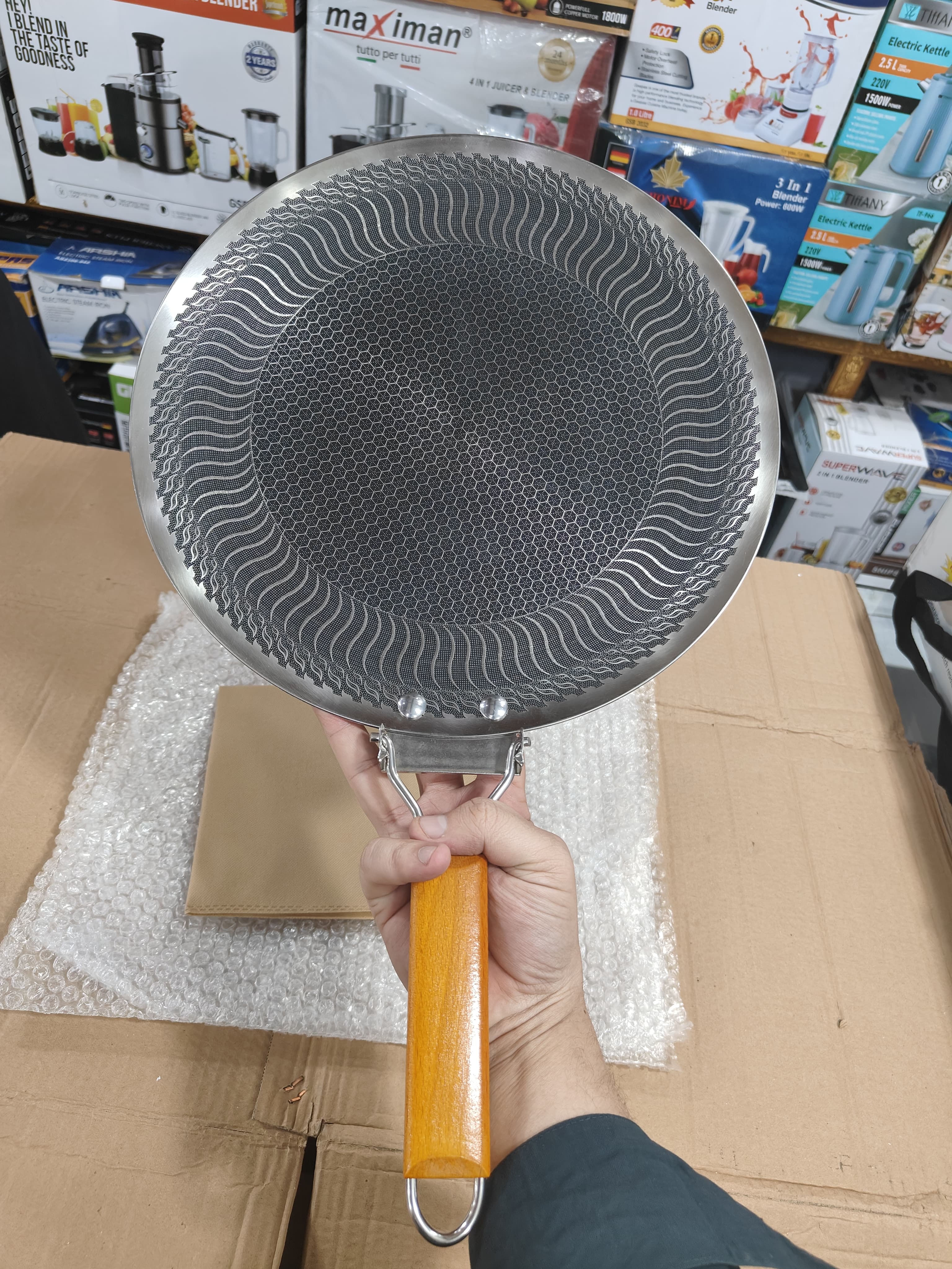 GERMAN lot honeycomb lesser coating tawa 36Cm Wooden handle