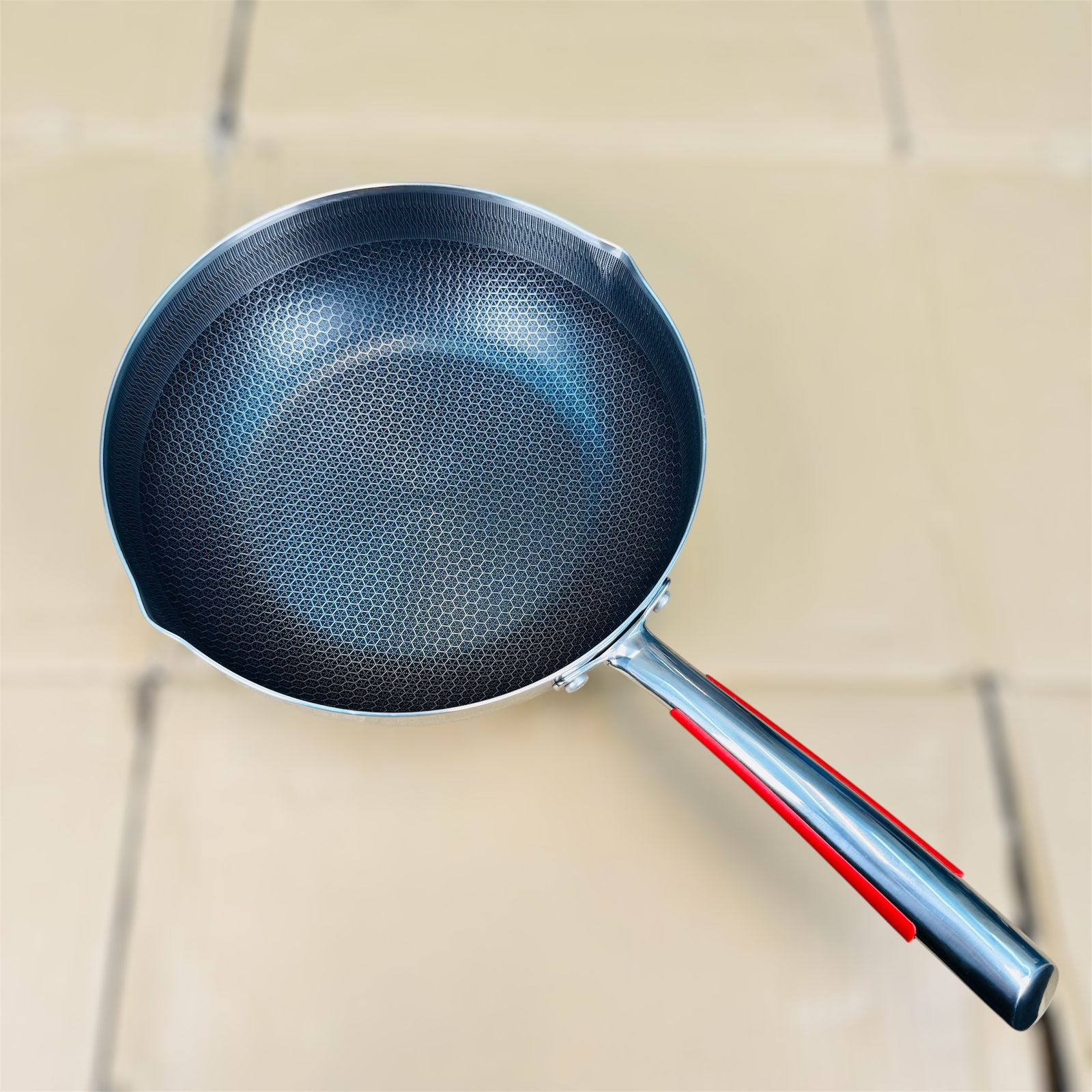 honeycomb lesser coating saucepan