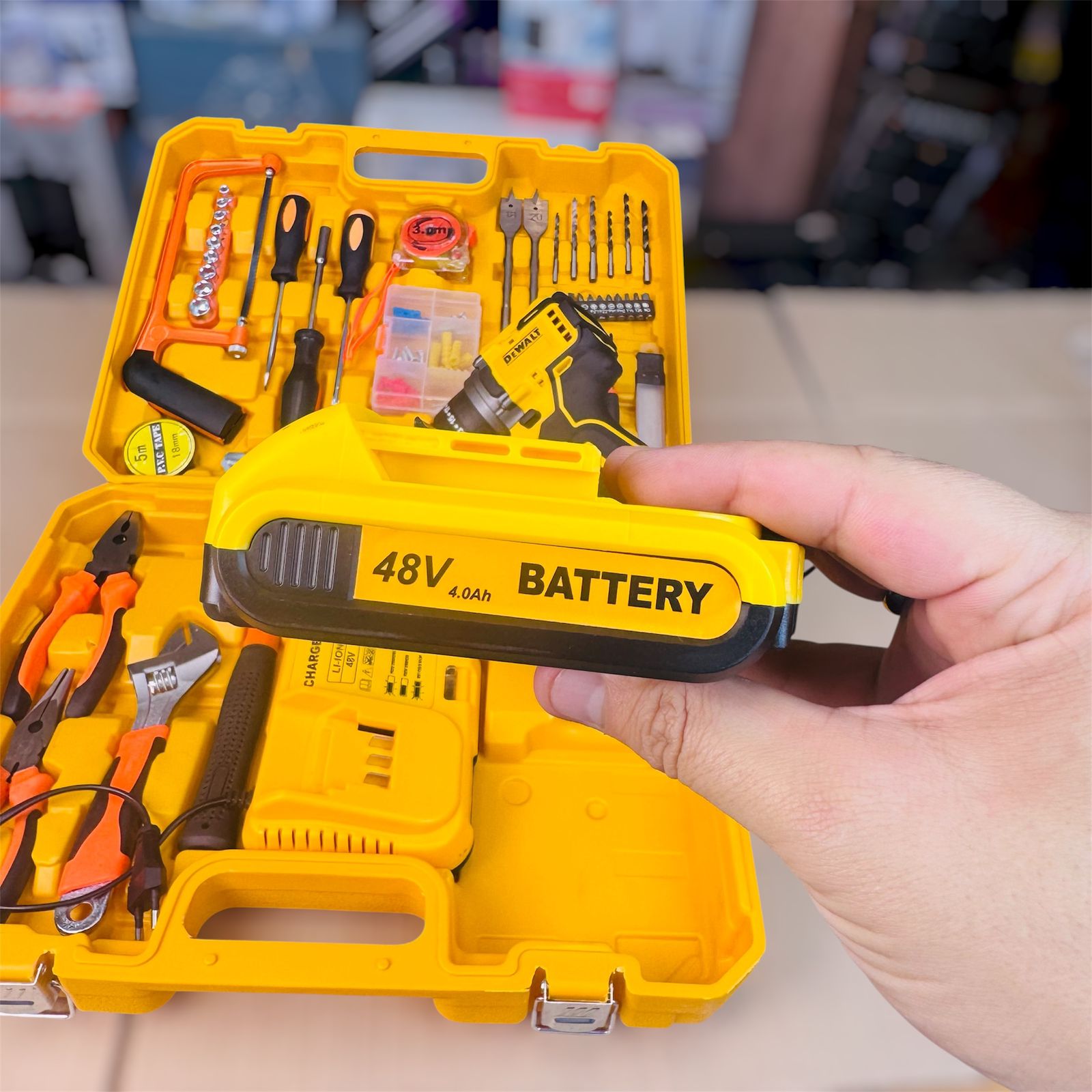 DEWALT 117 brushless drill mechine set