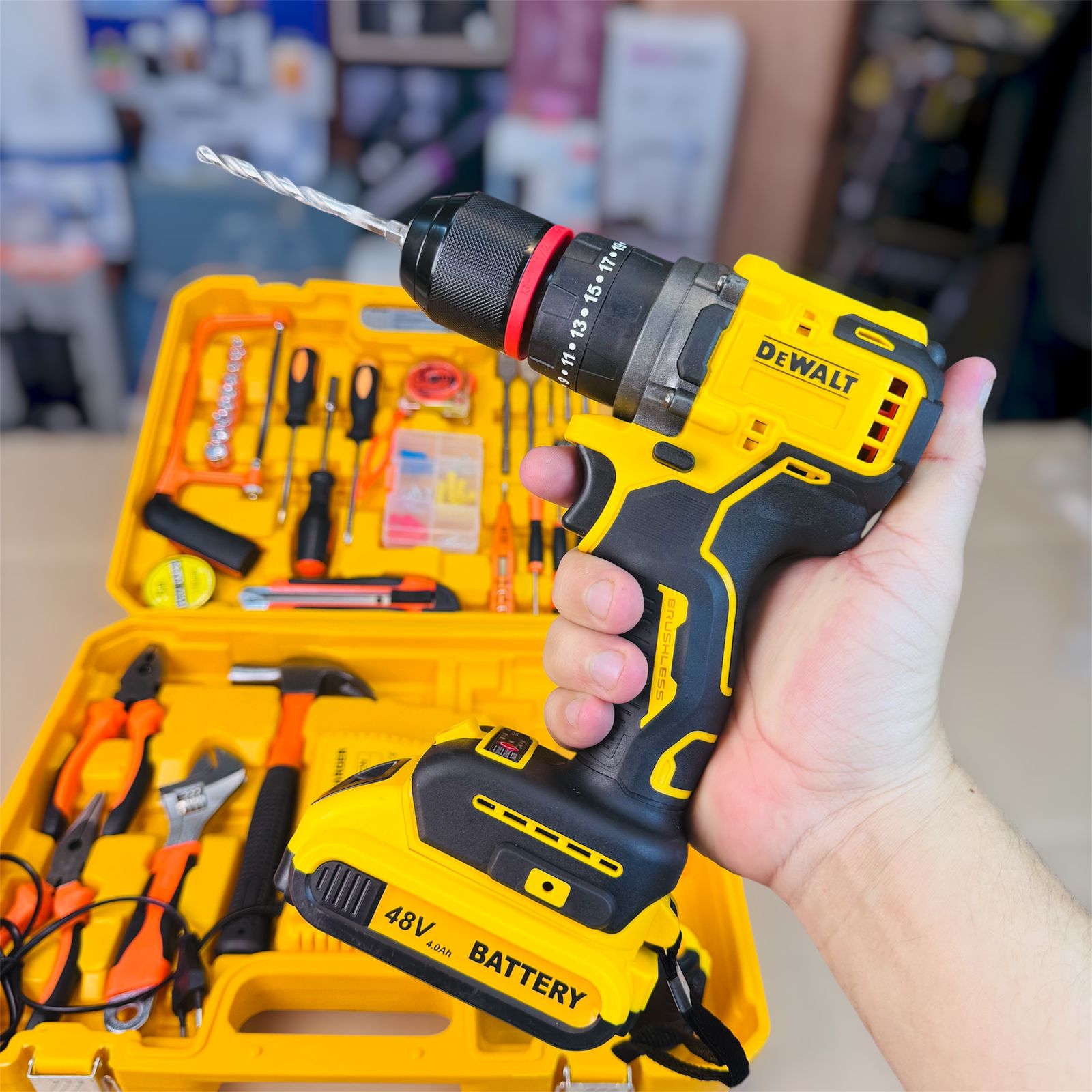 DEWALT 117 brushless drill mechine set