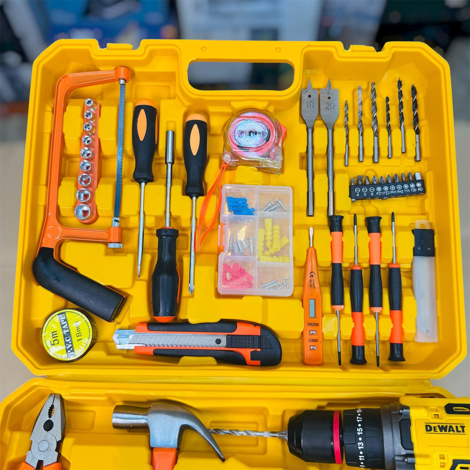 DEWALT 117 brushless drill mechine set