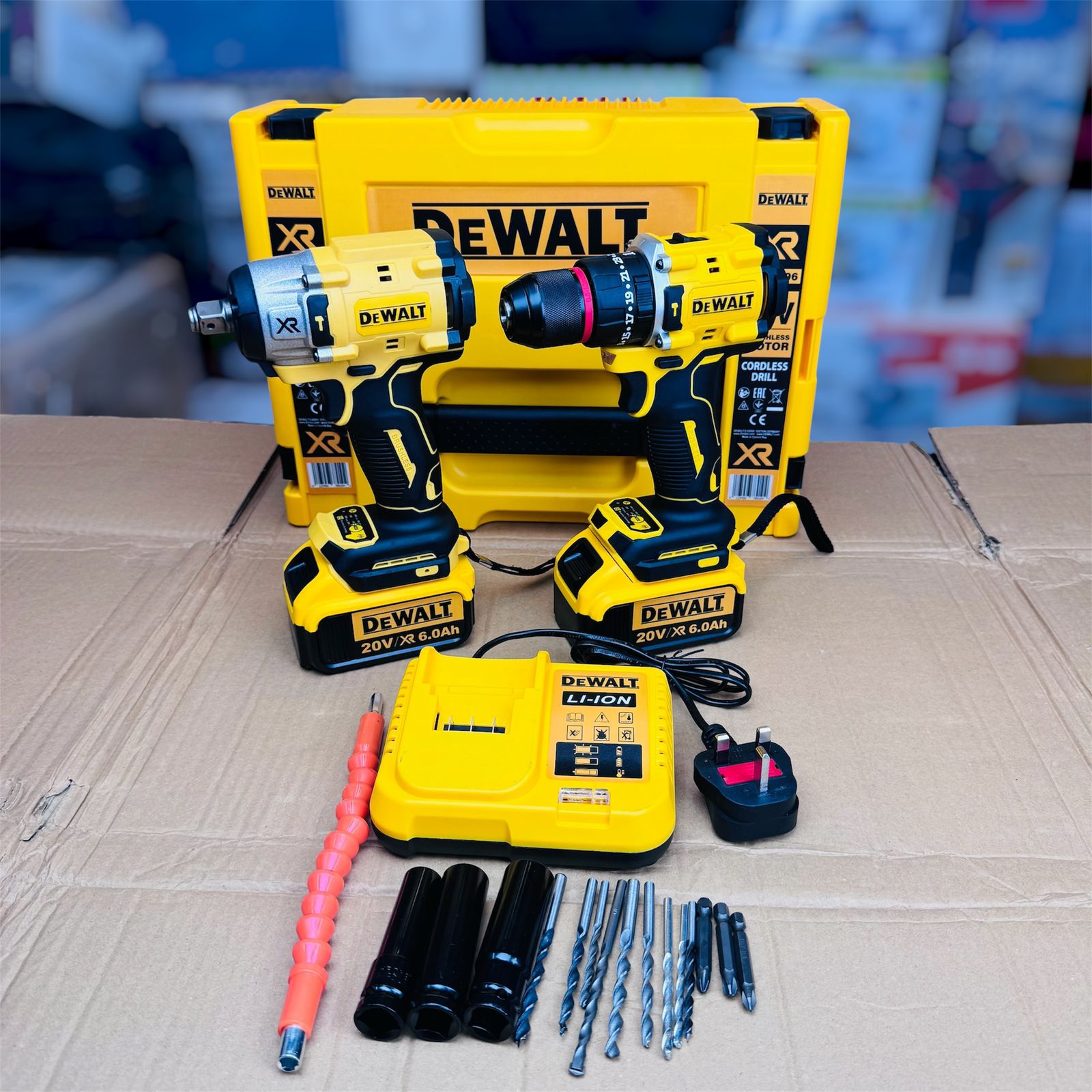 Dewalt 2 in 1 drill & impact wench with tools 20V ( made in CZECH REPULIC )